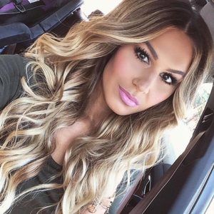 Meet your Posher, Lana